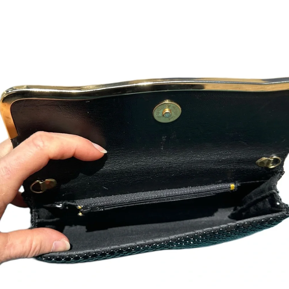 80’s LA REGAL LTD metal mesh clutch shoulder bag Elegant Black & gold trim